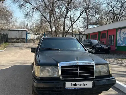 Mercedes-Benz E 200 1991 года за 990 000 тг. в Алматы – фото 3