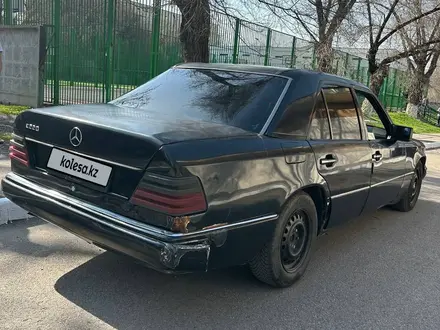 Mercedes-Benz E 200 1991 года за 990 000 тг. в Алматы – фото 8
