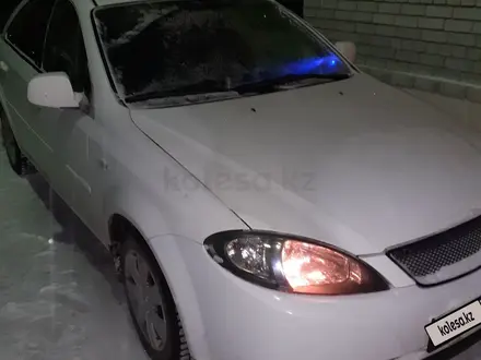 Daewoo Gentra 2014 года за 3 800 000 тг. в Семей – фото 2