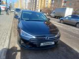 Hyundai Elantra 2019 года за 9 000 000 тг. в Астана – фото 2