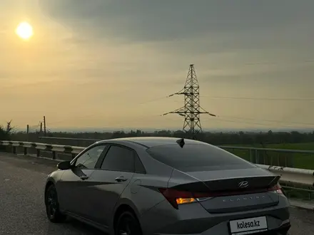 Hyundai Elantra 2023 года за 9 400 000 тг. в Алматы – фото 3