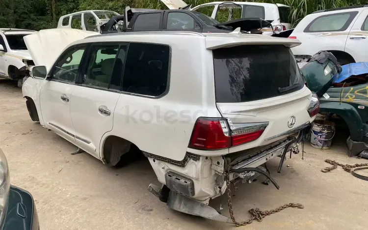 LX570, крылья, бампера, капот, фары за 1 000 тг. в Караганда