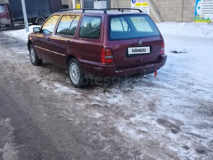 Volkswagen Golf 1996 года за 1 400 000 тг. в Астана – фото 3