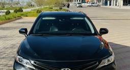 Toyota Camry 2020 года за 10 700 000 тг. в Актау – фото 2