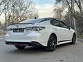 Toyota Camry 2020 года за 14 850 000 тг. в Алматы – фото 69