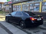 Toyota Camry 2014 годаүшін8 300 000 тг. в Щучинск – фото 2