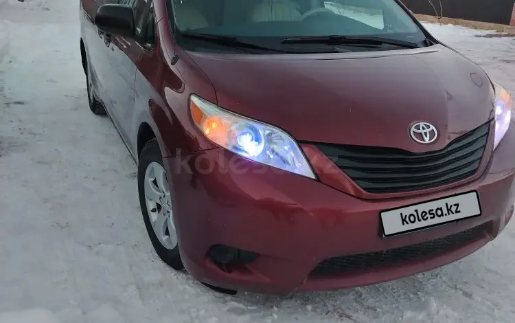 Toyota Sienna 2010 годаfor11 000 000 тг. в Алматы