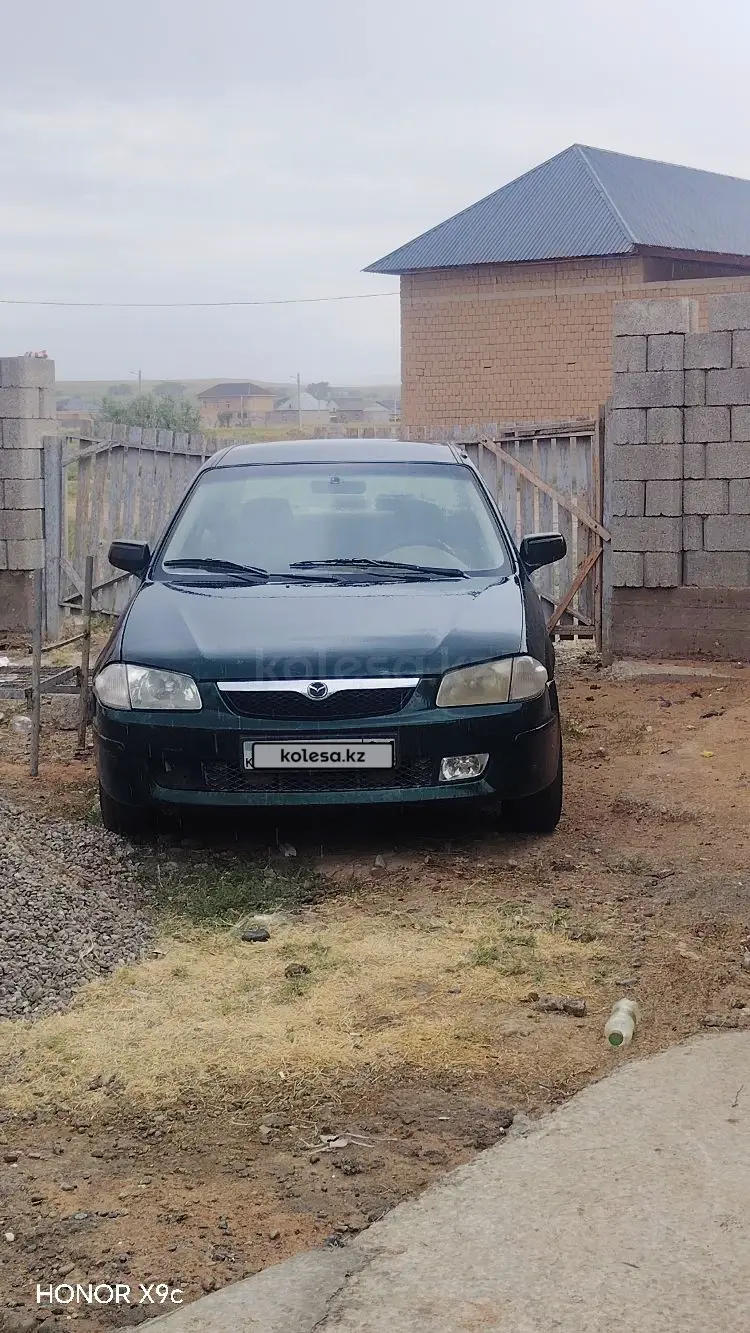 Mazda 323, 2000