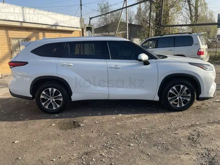Toyota Highlander 2022 года за 22 500 000 тг. в Алматы – фото 8