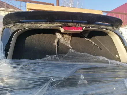 Спойлер на крышку дверь багажника за 70 000 тг. в Усть-Каменогорск – фото 5