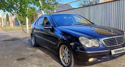 Mercedes-Benz C 240 2003 года за 2 800 000 тг. в Атырау – фото 5