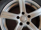 Диски с шинами зимние за 120 000 тг. в Астана – фото 4