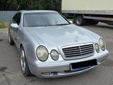 Mercedes-Benz CLK 320 1998 годаүшін3 000 000 тг. в Алматы – фото 2