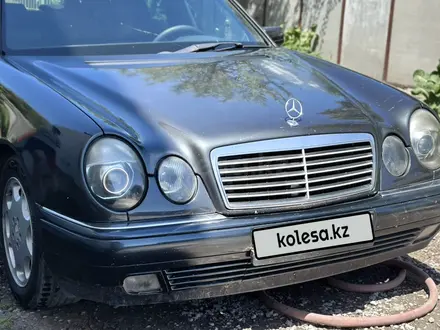 Mercedes-Benz E 280 1996 года за 2 700 000 тг. в Алматы – фото 2