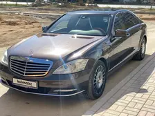 Mercedes-Benz S-Class, 2010