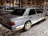 Mercedes-Benz E 230 1993 годаүшін1 050 000 тг. в Рудный – фото 3