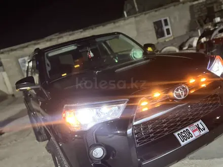 Toyota 4Runner 2015 года за 19 500 000 тг. в Актау – фото 2