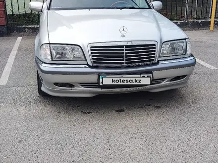 Mercedes-Benz C 240 1999 года за 2 150 000 тг. в Алматы