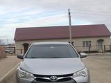 Toyota Camry 2015 года за 6 200 000 тг. в Атырау – фото 2