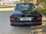 Mercedes-Benz E 220 1995 года за 1 000 000 тг. в Тараз – фото 2