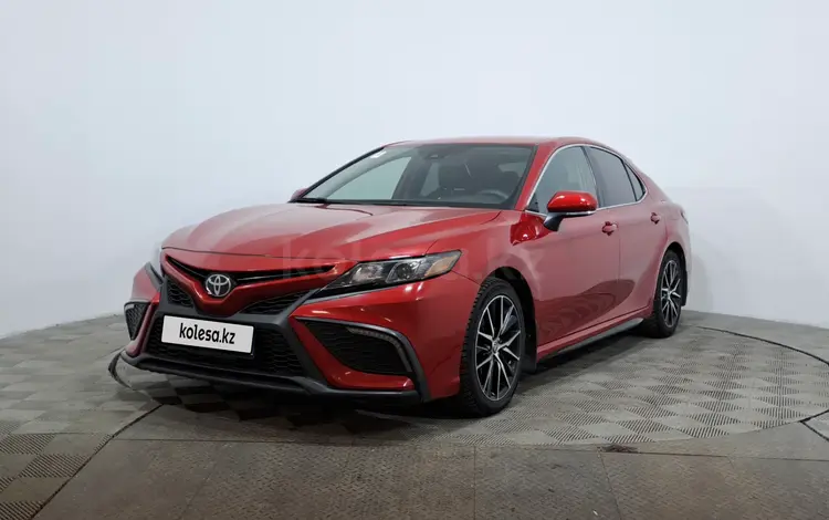 Toyota Camry 2021 года за 11 139 000 тг. в Астана