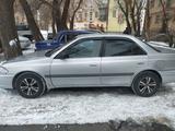 Toyota Carina 1998 года за 2 500 000 тг. в Усть-Каменогорск – фото 2