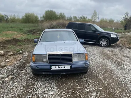 Mercedes-Benz E 230 1992 года за 850 000 тг. в Алматы – фото 2