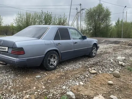 Mercedes-Benz E 230 1992 года за 850 000 тг. в Алматы – фото 3