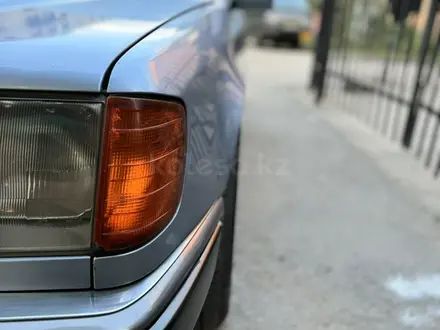 Mercedes-Benz E 230 1992 года за 1 750 000 тг. в Алматы – фото 4