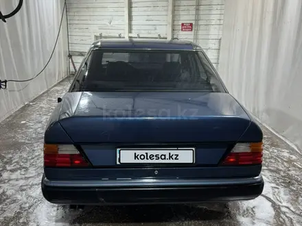 Mercedes-Benz E 260 1991 года за 2 000 000 тг. в Астана – фото 4