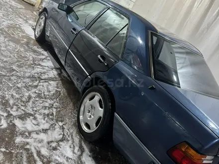 Mercedes-Benz E 260 1991 года за 2 000 000 тг. в Астана – фото 6