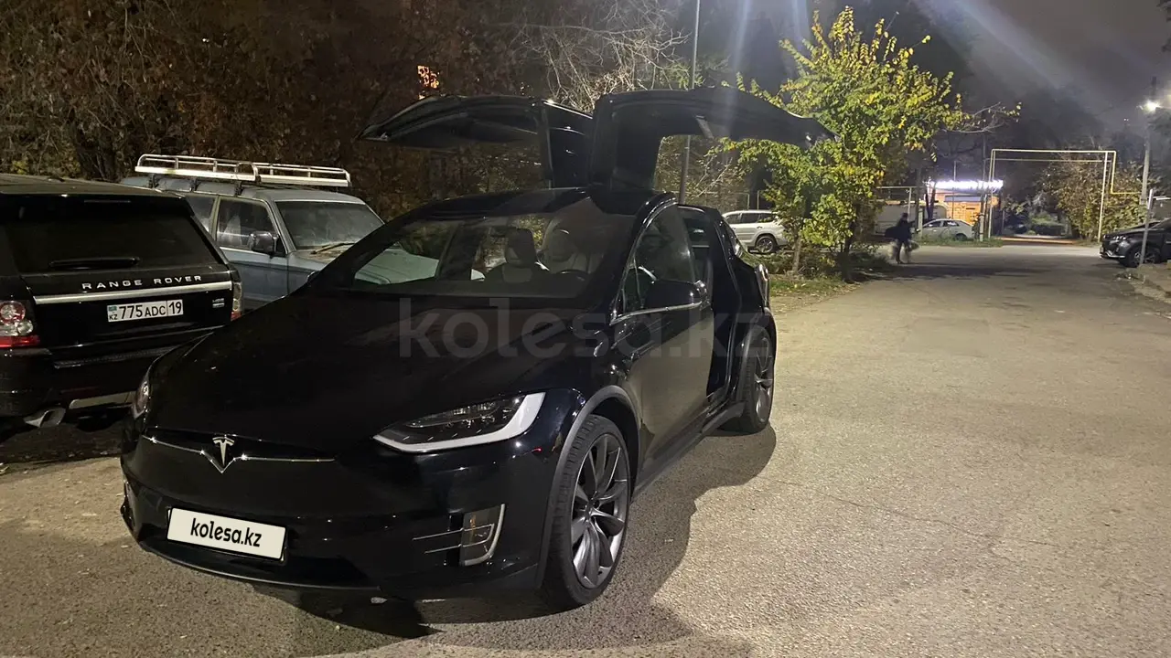 Tesla Model X, 2017