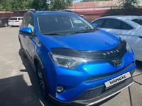 Toyota RAV4 2018 года за 10 200 000 тг. в Алматы