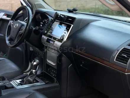 Toyota Land Cruiser Prado 2021 года за 28 500 000 тг. в Актобе – фото 16