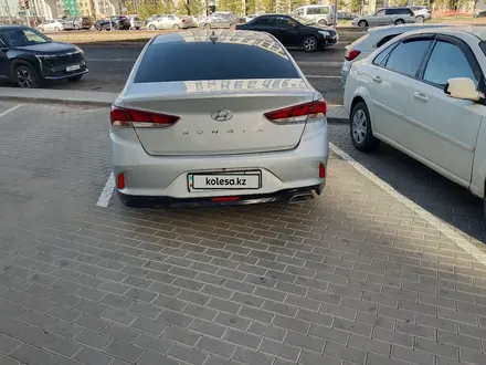 Hyundai Sonata 2019 года за 8 600 000 тг. в Астана – фото 2