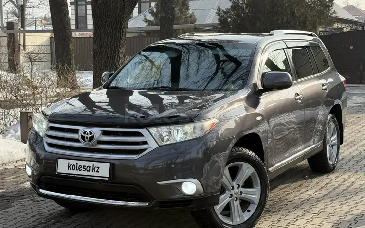 Toyota Highlander 2013 годаfor15 400 000 тг. в Алматы