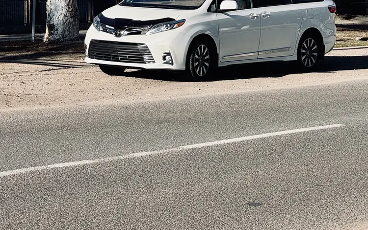 Toyota Sienna 2019 года за 18 700 000 тг. в Алматы
