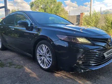 Toyota Camry 2018 года за 12 500 000 тг. в Алматы – фото 2