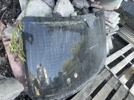 Заднее стекло w220 оригинал за 30 000 тг. в Караганда