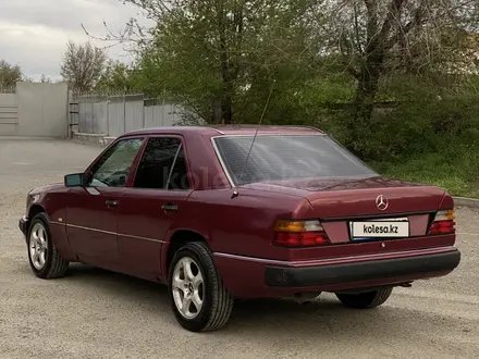 Mercedes-Benz E 230 1990 года за 2 100 000 тг. в Талдыкорган – фото 2