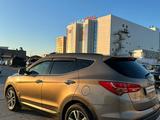 Hyundai Santa Fe 2013 годаүшін9 500 000 тг. в Актау – фото 4