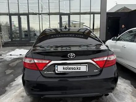 Toyota Camry 2017 года за 9 500 000 тг. в Шымкент – фото 4