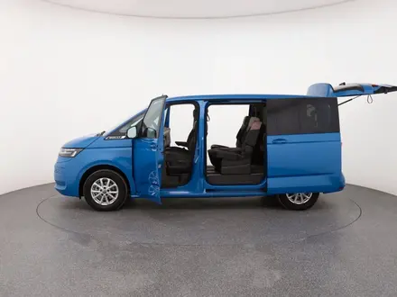 Volkswagen Multivan 2022 года за 30 900 000 тг. в Алматы – фото 13