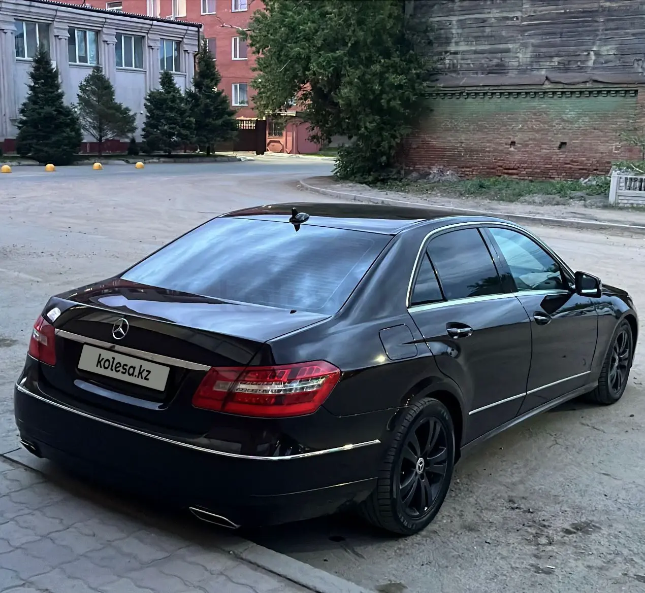 Mercedes-Benz E-Class, 2010