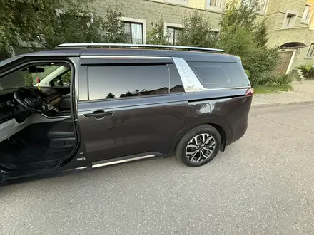 Kia Carnival 2023 года за 19 000 000 тг. в Астана – фото 15