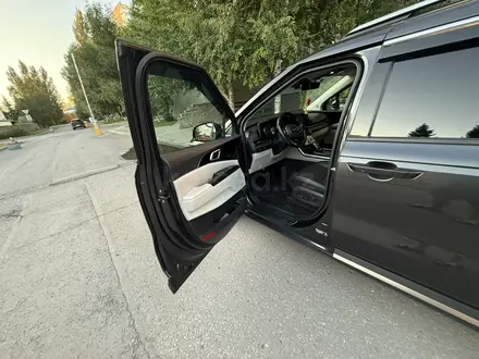 Kia Carnival 2023 года за 19 000 000 тг. в Астана – фото 16