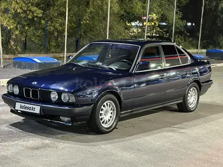 BMW 520 1992 года за 1 800 000 тг. в Караганда