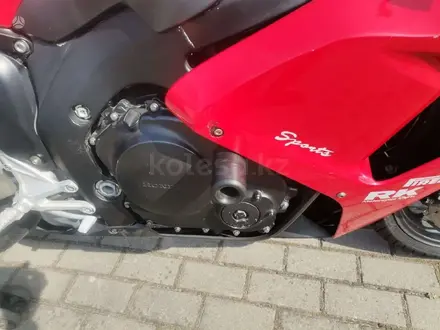 Honda  CBR 1000 RR 2006 года за 2 730 000 тг. в Петропавловск – фото 3