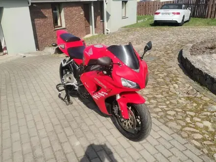 Honda  CBR 1000 RR 2006 года за 2 730 000 тг. в Петропавловск – фото 6