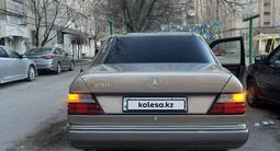 Mercedes-Benz E 230 1991 года за 1 800 000 тг. в Алматы – фото 4